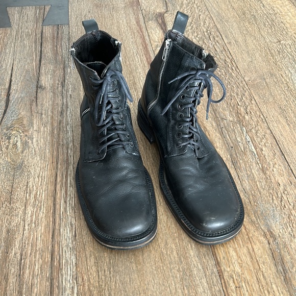 Kenneth Cole zip up ankle boot - Picture 2 of 13